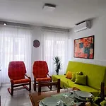 Castillo Apartment *